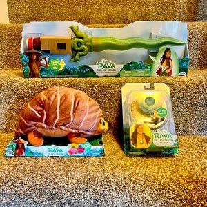 Bundle of 3 Raya toys-New in Box-sword, light up necklace, Tuk-tuck plush animal